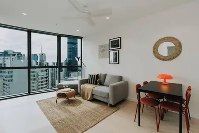 Image de Nooon Qwr | Stylish 1br w/ River City View
