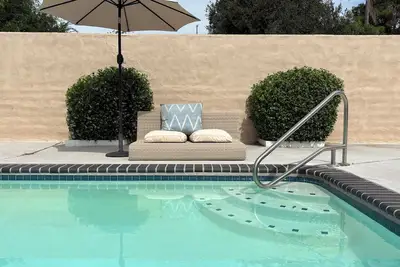 Image de Private studio and pool in Laketree Estates, 5 min walk to Monserate Winery.
