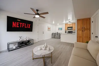 Modern 1BRCondo | Balcony, Pool & Tennis