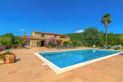 Image de Club Villamar - Villa spacieuse de style espagnol avec piscine privée, nichée dans la nature à se. . .