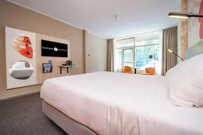 Image de Relax in Comfort with Indoor Pool, Free Parking & Fun Games for All Ages