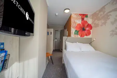 Image de Peaceful Getaway — Free Parking, Indoor Pool, and Everything You Need to Unwind