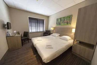 Image de Experience Nature Without Leaving Comfort Behind! Onsite Dining and Parking!