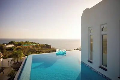 Image de Villa in Nerja avenida chimney