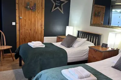 Image de Peaceful twin en-suite room in a cozy Guest House, close to Malahide Castle and Dublin Airport