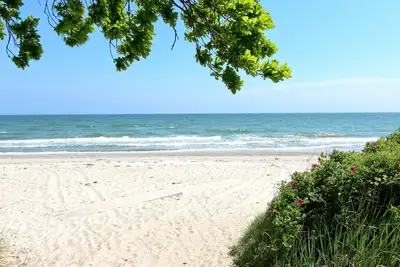 Image de Beachfront apartment with balcony, use of swimming pool and sauna - Rex Rugia apartment 15-7