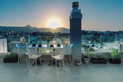 Image de ARTica condo 2 - Bright Loft with terrace, near Ammoudara & Heraklion. Parking