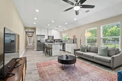 Image de Modern Clean, Near Austin College & Fully Equipped