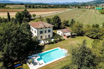 Image de Magnifique maison de vacances privée avec piscine privée, Wifi, Tv, patio, animaux admis, parking