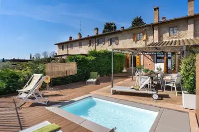 Maison de vacances privée avec climatisation, piscine, Wifi, bain à remous, Tv, patio
