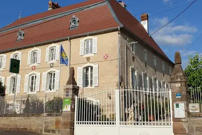 Image de Gîte historique spacieux pour 12 pers, proche nature
