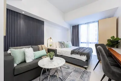 Image de 2 Furnished Studios with WiFi, Gym & Pool—Prime Central Location Cebu It Park
