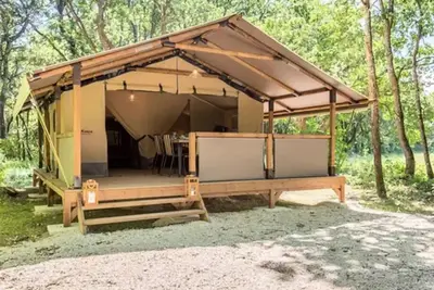 Image de Tente Lodge Kenya sur pilotis 2 chambres 5 personnes