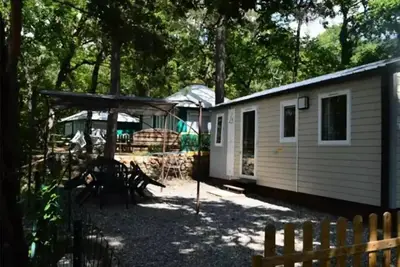 Image de Mobil home Provence 2 chambres 5 personnes