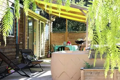 Image de Mobil Home Prestige mit Spa - 36m2 - 4 Schlafzimmer 8 Personen