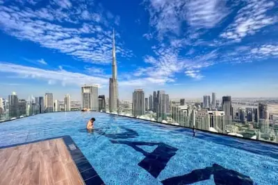 Image de Sky-High Infinity Pool with Burj Khalifa Views
