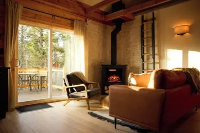 Image de Aspen Hideaway · Mountain Modern log Cabin Deck + Hot Tub