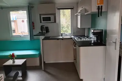 Image de Mobile Home Super Cordélia Modèle Confort et Sérénité\nIdéal pour les familles