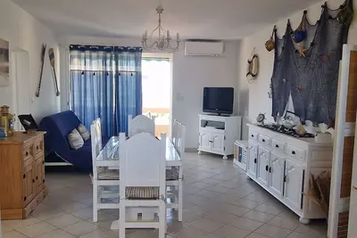 Image de Superbe Appartement (6 pers. ) avec Terrasse vue Mer à 50 mètres de la Plage