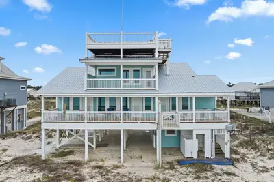 Image de Our Derby Dunes | Beachfront Home w/ Rooftop Deck + Chef’s Kitchen