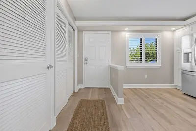 Image de Gulfside Bliss Awaits: Luxury Ground-Floor Condo with Direct Beach Access
