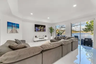 Image de Lakeside Family Villa | Bbq • Kayak • Ping Pong