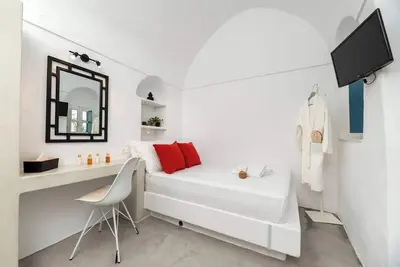 Image de AssyrtikoCave-MessavoliResidence