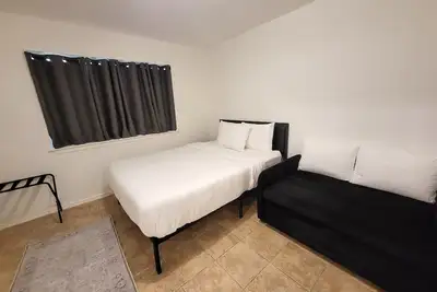 Image de Large Parking/sleeps 9/wifi
