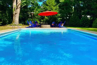 Image de 4br/2. 5ba Refuge Near University & Beach