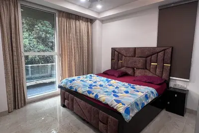 Image de Luxury living 3bhk with Big Balcony\nIn posh area New friends colony, South Delhi