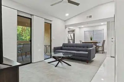 Image de Gorgeous Upgraded Scottsdale Condo