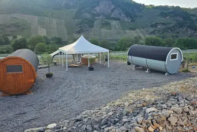 Image de Camping barrel Odin with HotTube in the beautiful Burger vineyards