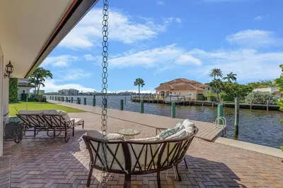 Image de Dockside Waterfront 3-bedroom house, Plunge Pool, Chef's Kitchen in College Park