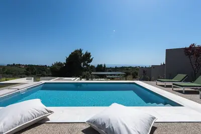 Theeta Pefko Villa - Metamorfosi Halkidiki