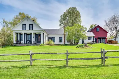 Image de ‘True North Farm House’ - Historic Family Home