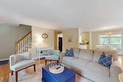 Image de Peaceful beach retreat: private yard, close to beaches, Chatham & rail trail