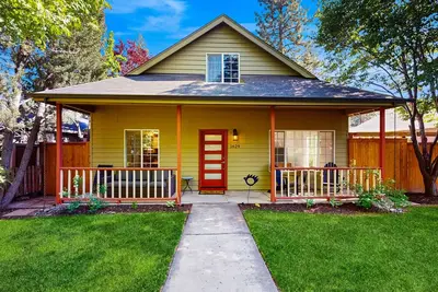 Image de Beautiful home w/ patio - in the perfect location near Downtown Bend & more