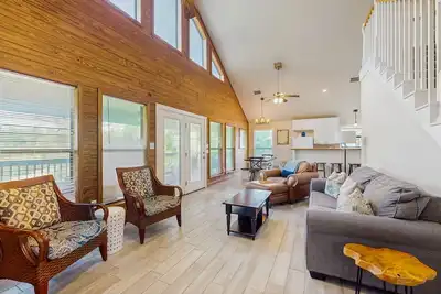 Image de Waterfront house on Lake Lbj with private patio & dock with full kitchen, Wifi