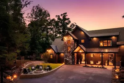 Image de Escape in Luxury •  Pool, HotTub, Sauna & GameRoom