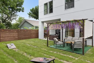 Image de The Floral Home In Dallas With 4 Bedrooms and Hot Tub.