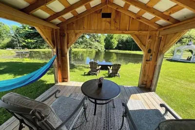 Image de Cozy cabin with WiFi and Ac in charming East Meredith