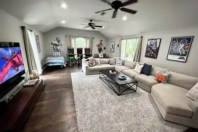 Image de Epic Movie Room Escape by Rangers & At&T Stadium, Six Flags, and Dfw Airport!