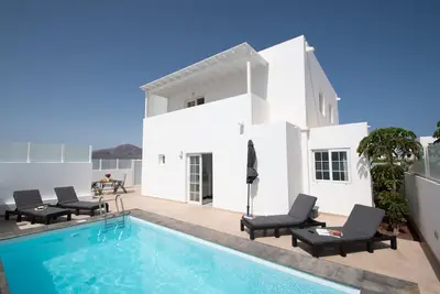 Image de Maison de vacances 'Leize Con Piscina' avec vue sur la mer, Wi-Fi et climatisation