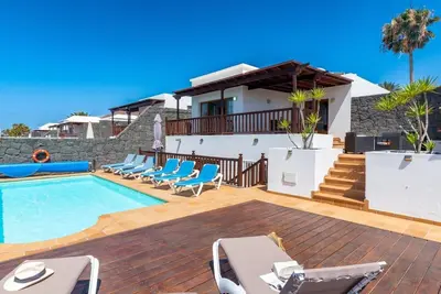 Image de Vacances 'Casa Laura' avec piscine chauffée, vue sur la mer, Wi-Fi et climatisation