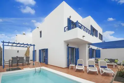 Image de Vacances 'Maria Del Mar' avec vue sur les montagnes, piscine privée et Wi-Fi