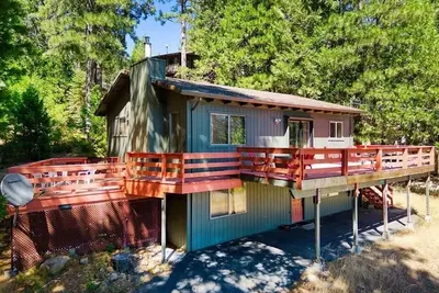 Image de Pinecrestarearentals #7 Cozy Comfy Cabin with Wifi and Ac.