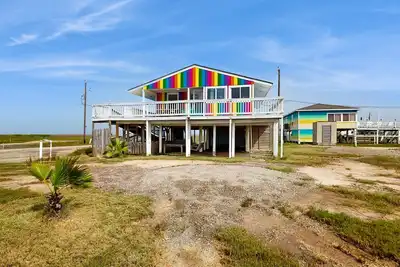 Image de Dazzling, accessible home with private grill and beach access - dog-friendly