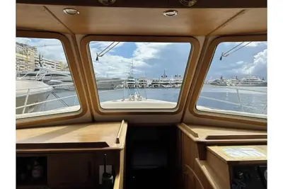 Image de Beautiful Classic Yacht in the Heart of Monaco