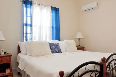 Image de 2-bedroom apartment in delightful Bridgetown with WiFi, Ac
