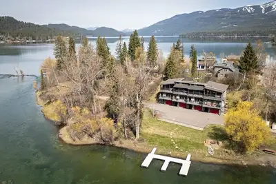 Image de New! Riverfront townhome with private hot tub, dock & fire pit